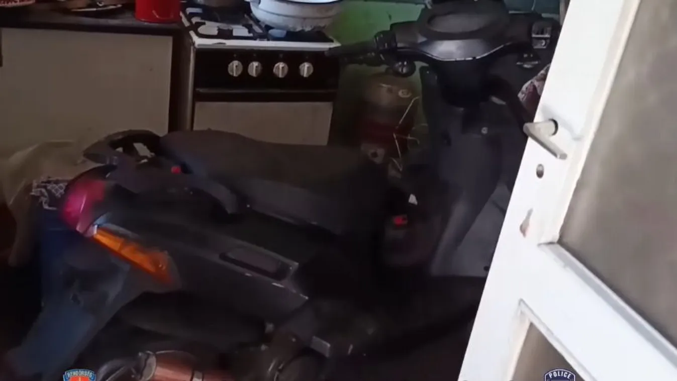Lopott robogó: meglepő rejtekhelyre bukkantak a rendőrök Kép