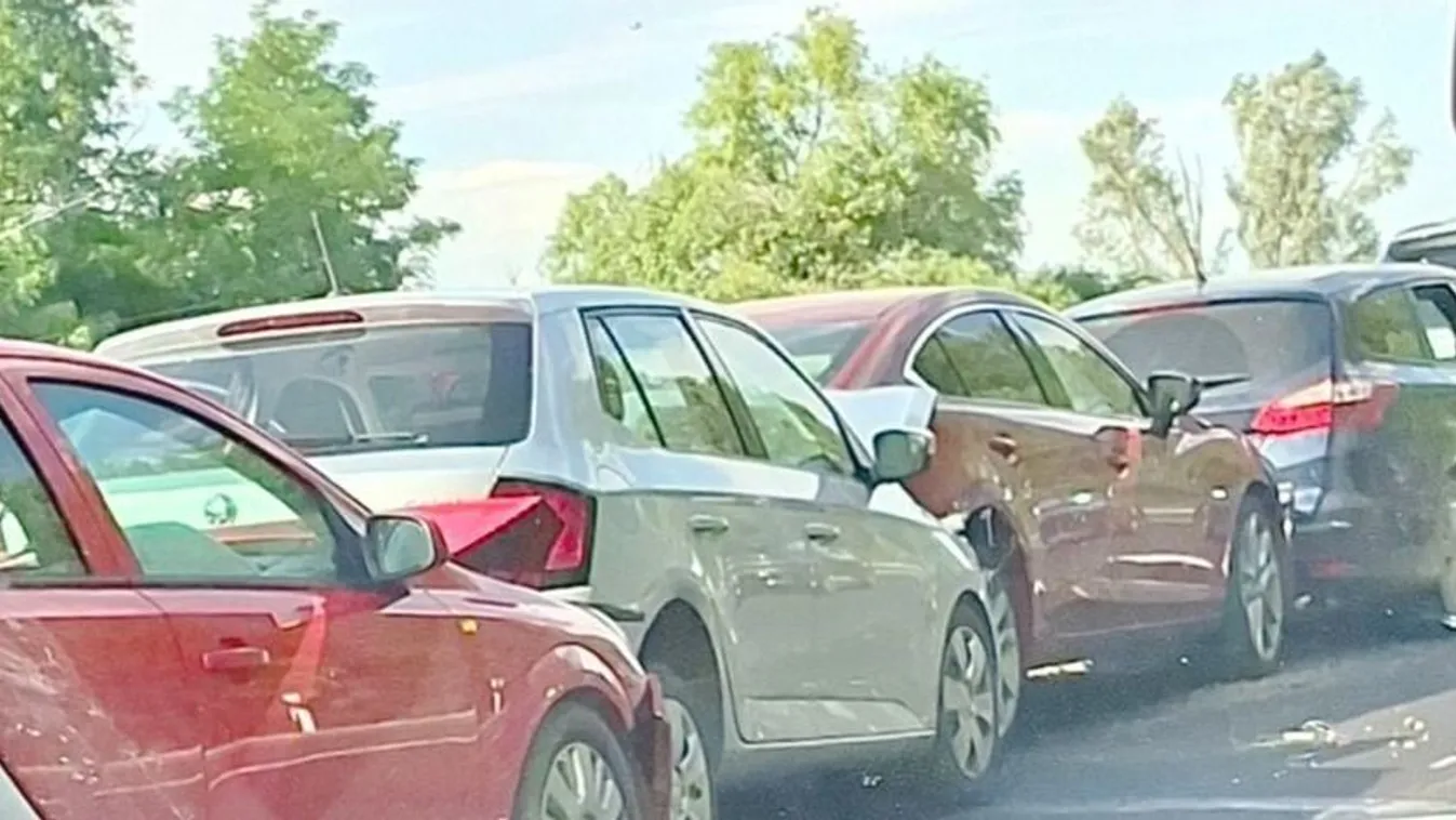 Hatalmas a dugó az M7-esen Budapest felé Kép