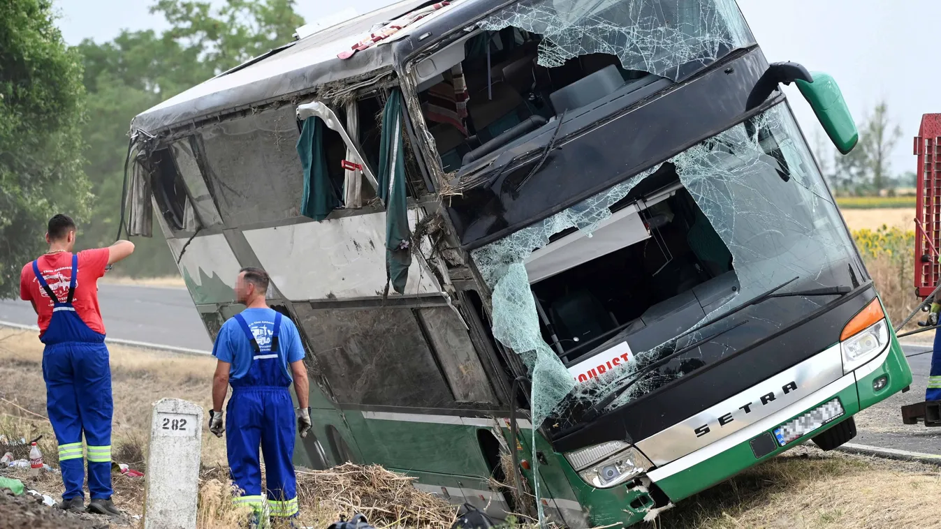 Újabb súlyos buszbaleset miatt kell torlódásra számítani Kép