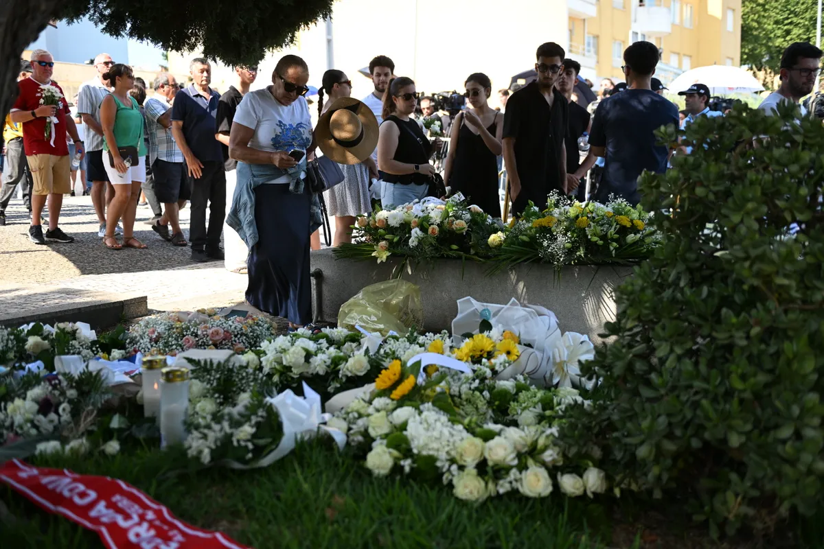 Liverpooli játékosok, hírességek és a család körében temették el Diogo Jotát – fotók