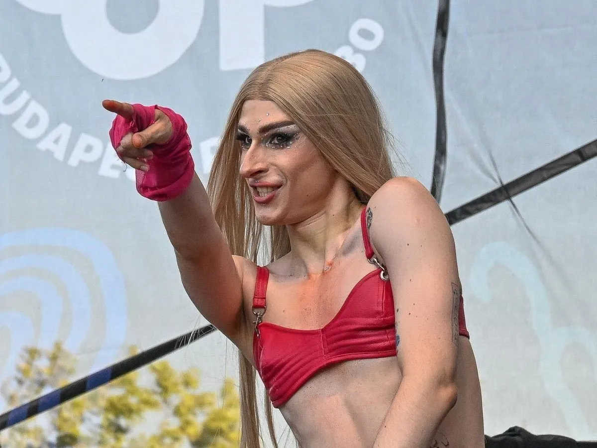 Brüsszel brutális pénzzel támogatta a kokárdát gyalázó drag queen budapesti bulihelyét
