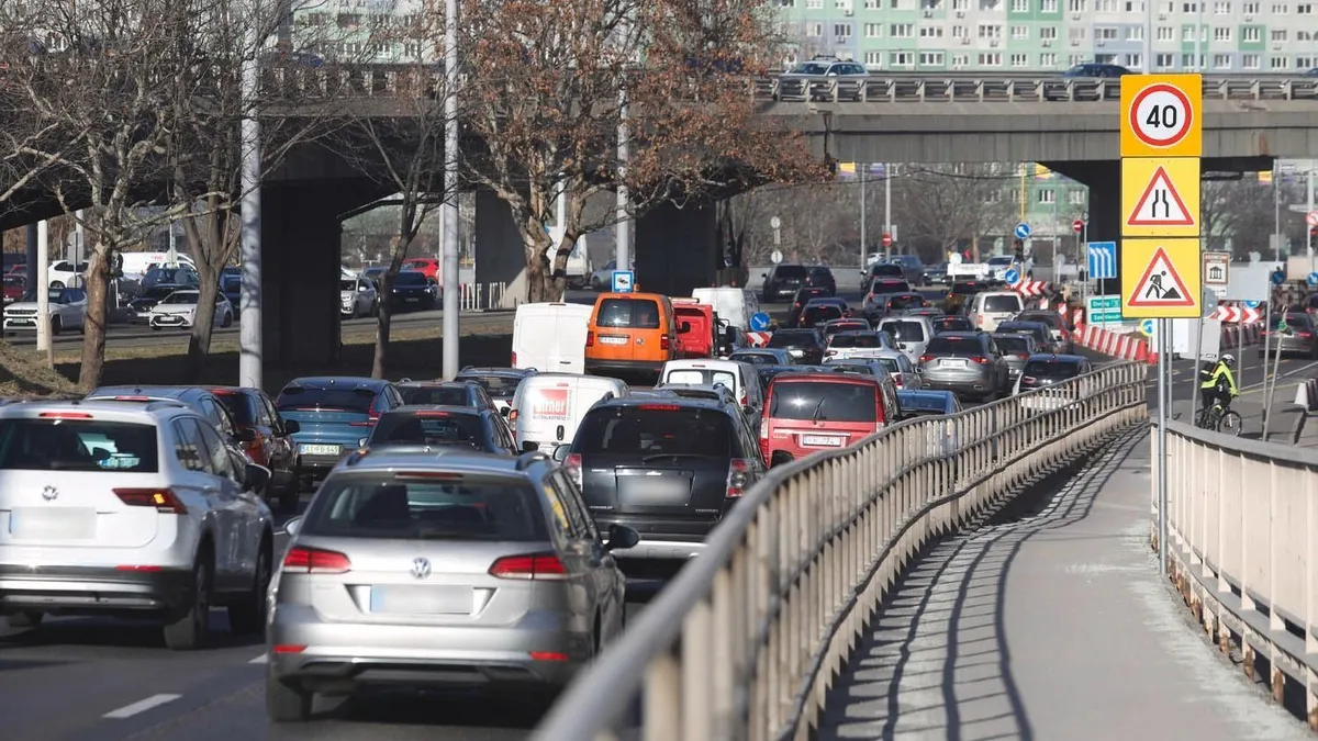 Karácsonyék tovább bénítják Budapestet, miközben hazug számokkal védi magát a BKK