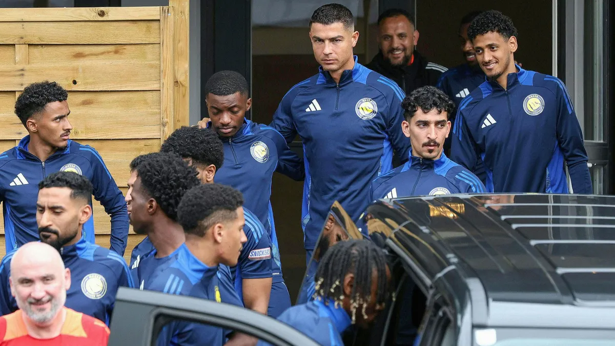 Ronaldo kis híján rendőrt hívott a rajongókra – tömeghisztéria Ausztriában