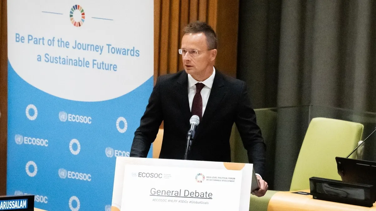 Francia nagyvállalatok vezetőivel egyeztet Szijjártó Péter Párizsban