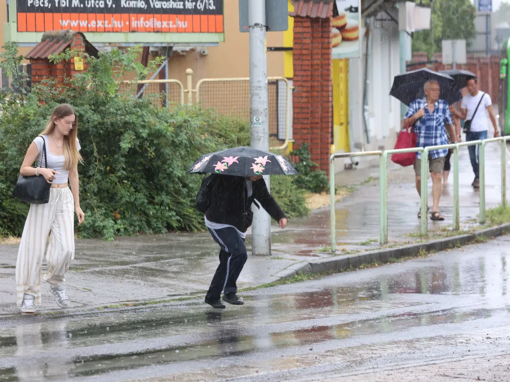 Vihar, zivatar, időjárás, ítéletidő, eső, Magyarország, viharMagyarország, 2025.07.07., Pécs