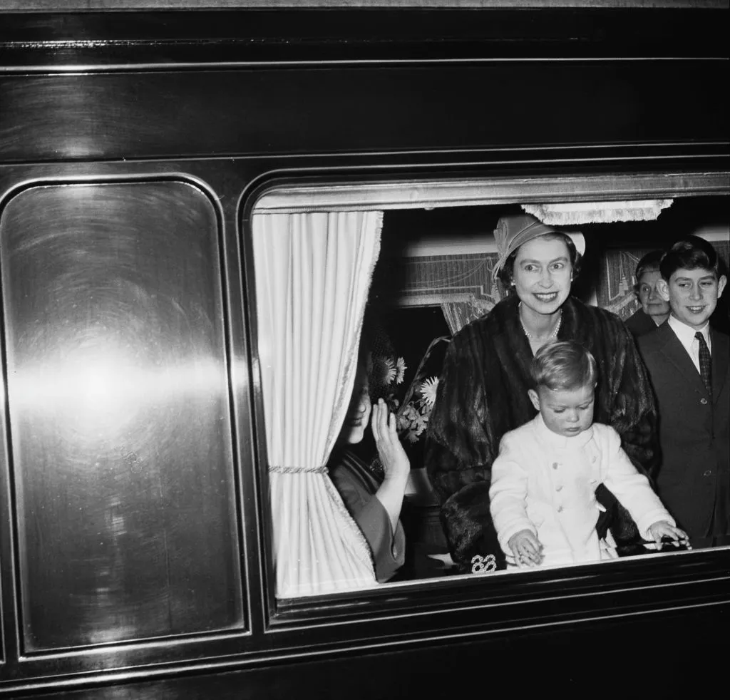 Queen Elizabeth II, Royal vonat, utazás, királyi vonat, kivonják a forgalomból