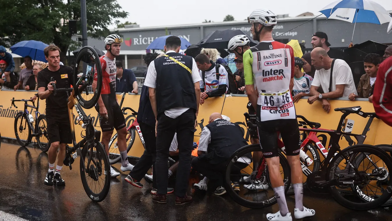 Óriási tömegbukás a Tour de France szerdai sprintbefutóján – videó Kép
