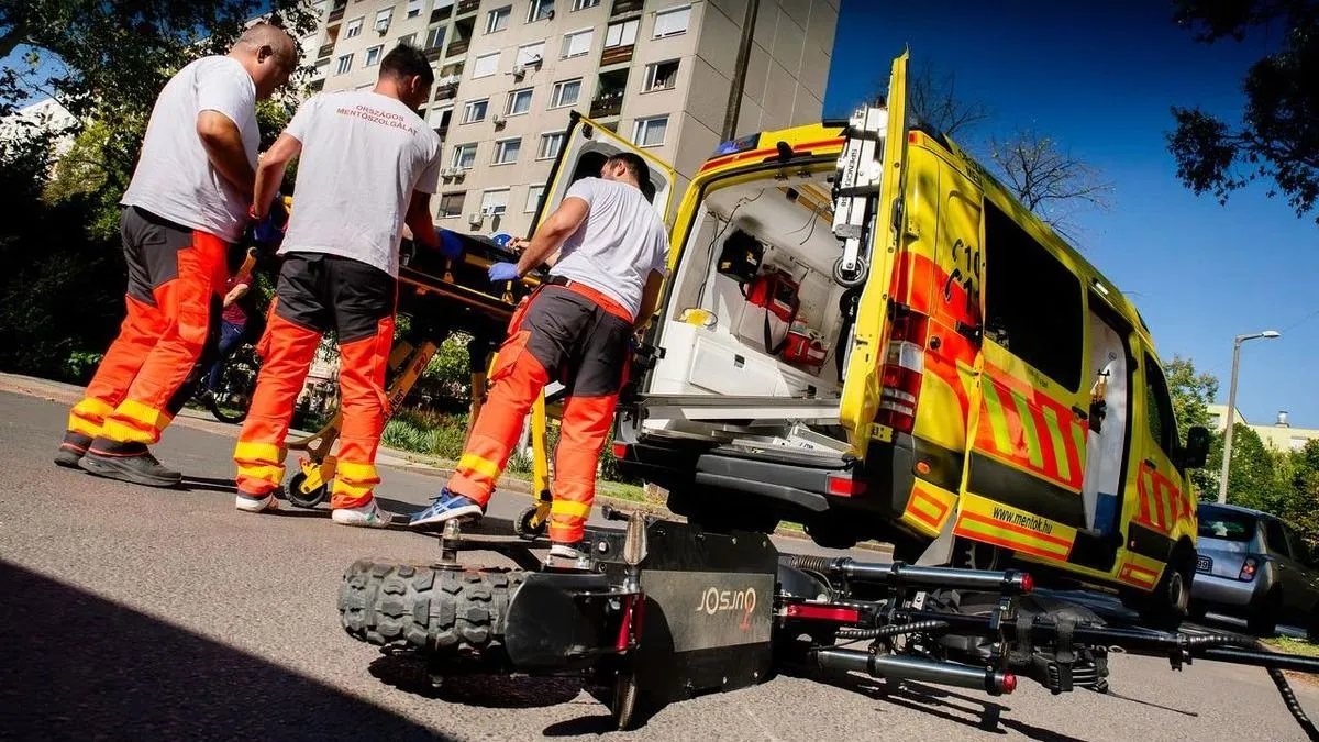 Jujj, ez fájhatott! Videón, ahogy hatalmasat zakózott egy rolleres