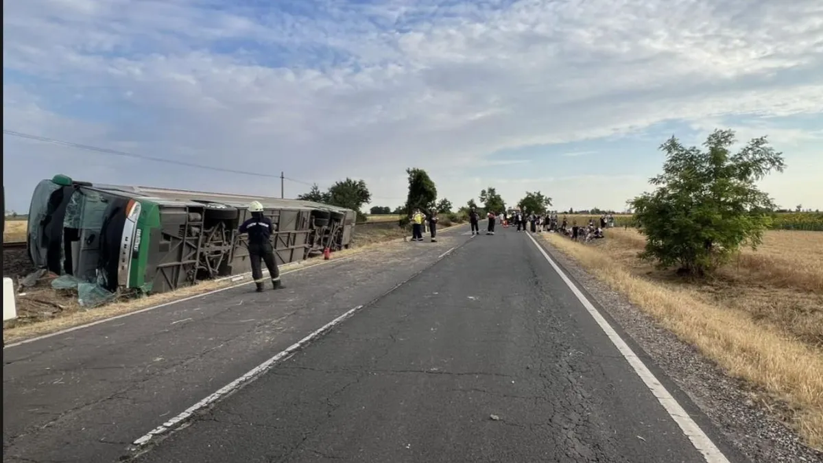 Ukrán gyerekeket szállított a felborult busz, a nagykövet és a konzulok a helyszínre érkeztek