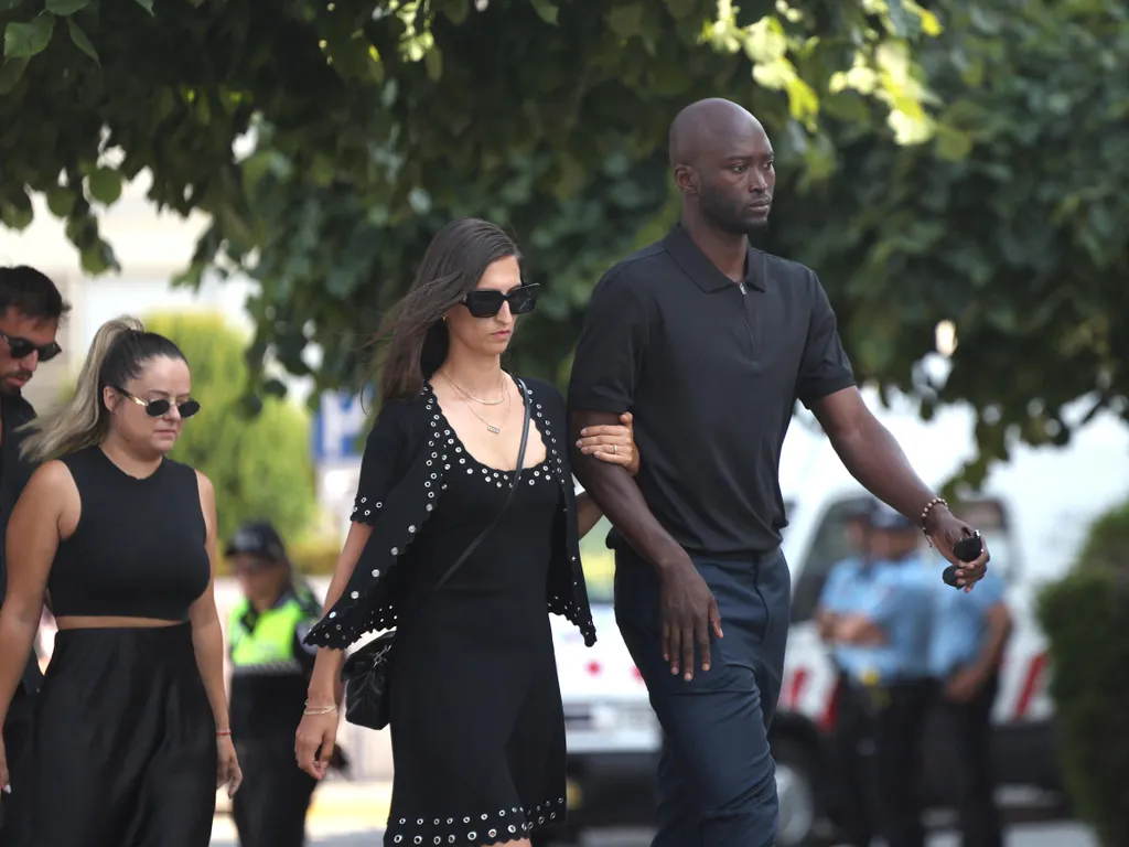 Diogo Jota temetése, DiogoJotatemetése, DiogoJota, temetés, 2025.07.05. Ittihad's Portuguese midfielder Danilo Pereira (R) arrives for the funerals of Liverpool's Portuguese forward Diogo Jota and his brother Andre Silva at the Mother Church of Gondomar, 