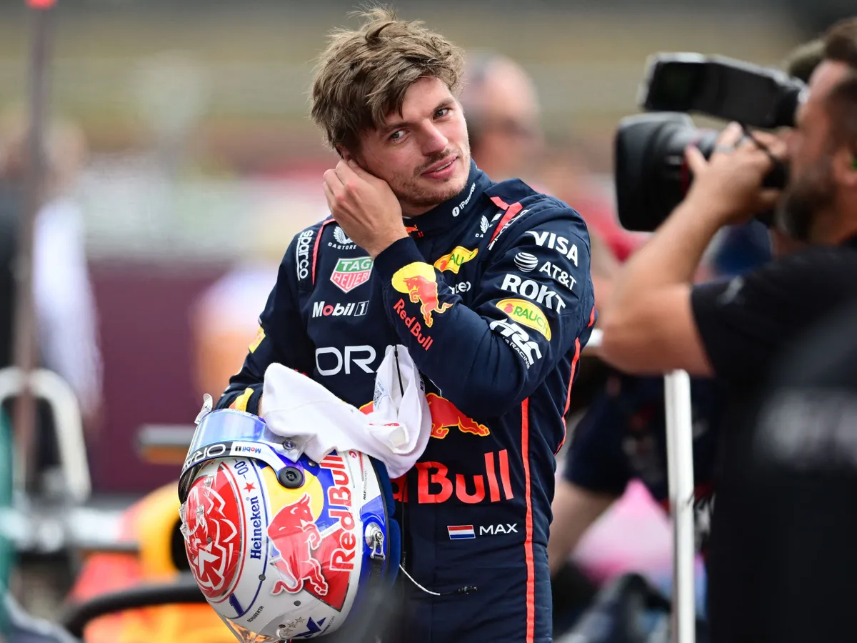 Verstappen, Brit Nagydíj, Max Verstappen of Red Bull Racing Honda celebrates after qualifying for the 13th round of the Formula 1 World Championship at Silverstone Circuit in Silverstone, Northamptonshire, England, on July 5, 2025. (Photo by Andrea Diodato/NurPhoto) (Photo by Andrea Diodato / NurPhoto via AFP)