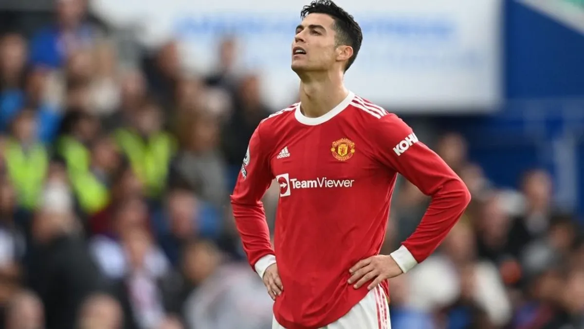 Cristiano Ronaldo és David Beckham nevét is kitiltotta a Manchester United
