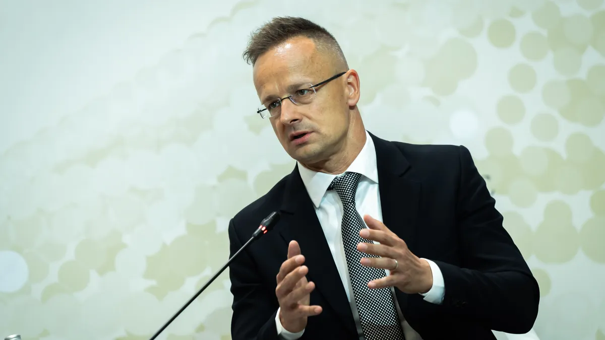 Szijjártó Péter: Ukrajna szintet lépett a kényszersorozással