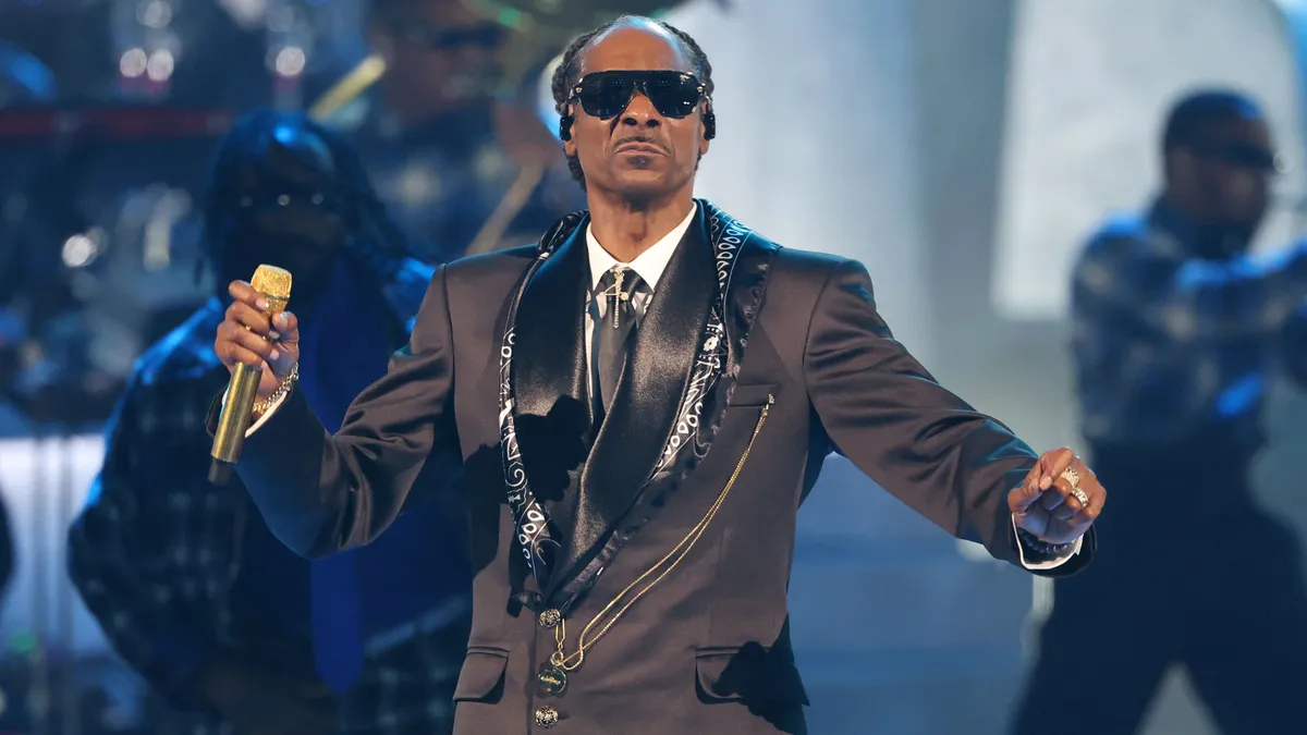 Claudia Schiffer után Snoop Dogg is focicsapatot vásárolt