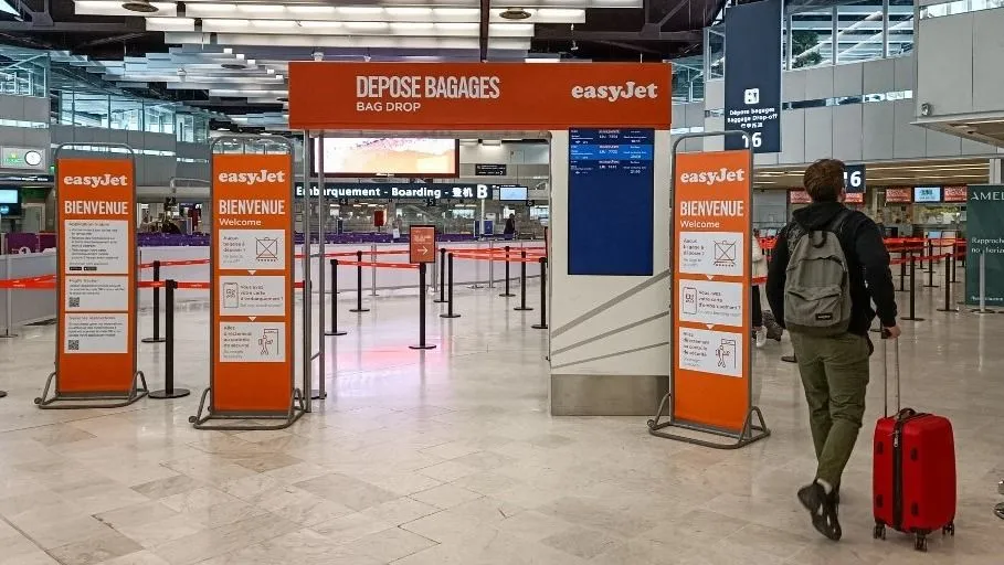 easyjet, bag, FRANCE, ORLY, 2023-08-05. Illustration of Paris Orly airport. Paris ADP airports. Travel, vacation. Bag drop.?FRANCE, ORLY, 2023-08-05. Illustration de l aeroport de Paris Orly. Aeroports de Paris ADP. Voyage, vacances. Depose bagages easyjet.
Photography by Riccardo Milani / Hans Lucas (Photo by Riccardo Milani / Hans Lucas via AFP)