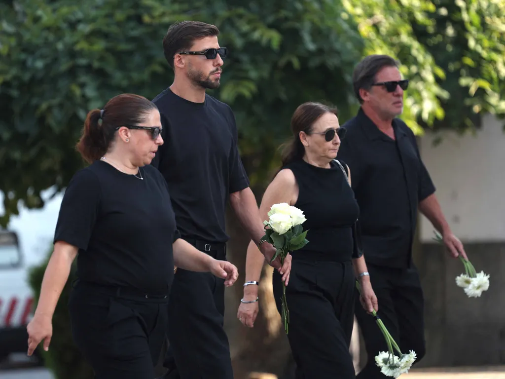 Diogo Jota temetése, DiogoJotatemetése, DiogoJota, temetés, 2025.07.05. Portuguese Manchester City's football player Ruben Dias (2L) arrives for the funerals of Liverpool's Portuguese forward Diogo Jota and his brother Andre Silva at the Mother Church of 