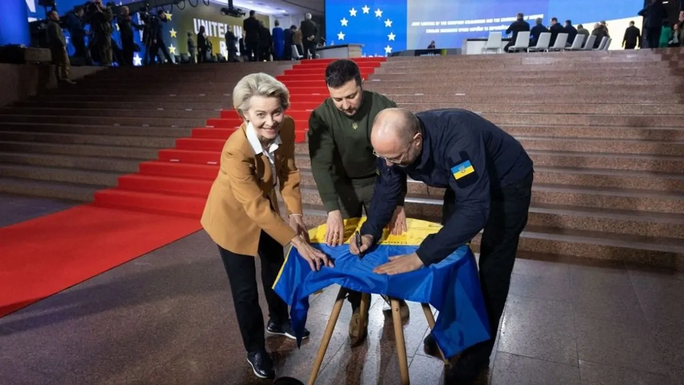Zelenszkij kirúgta kis híján a teljes ukrán kormányt