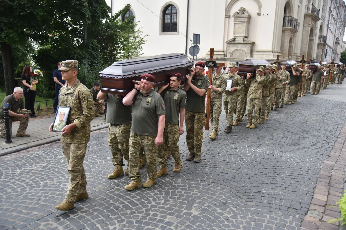 A két ukrajnai civil sikeresen elkerülte a frontot