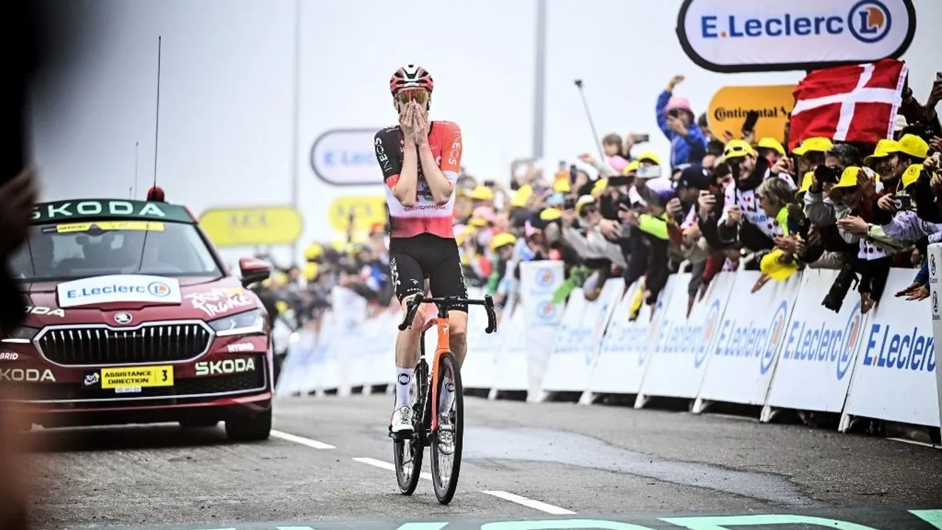 Nézőt ütött el egy kísérőautó a Tour de France-on – videó Kép