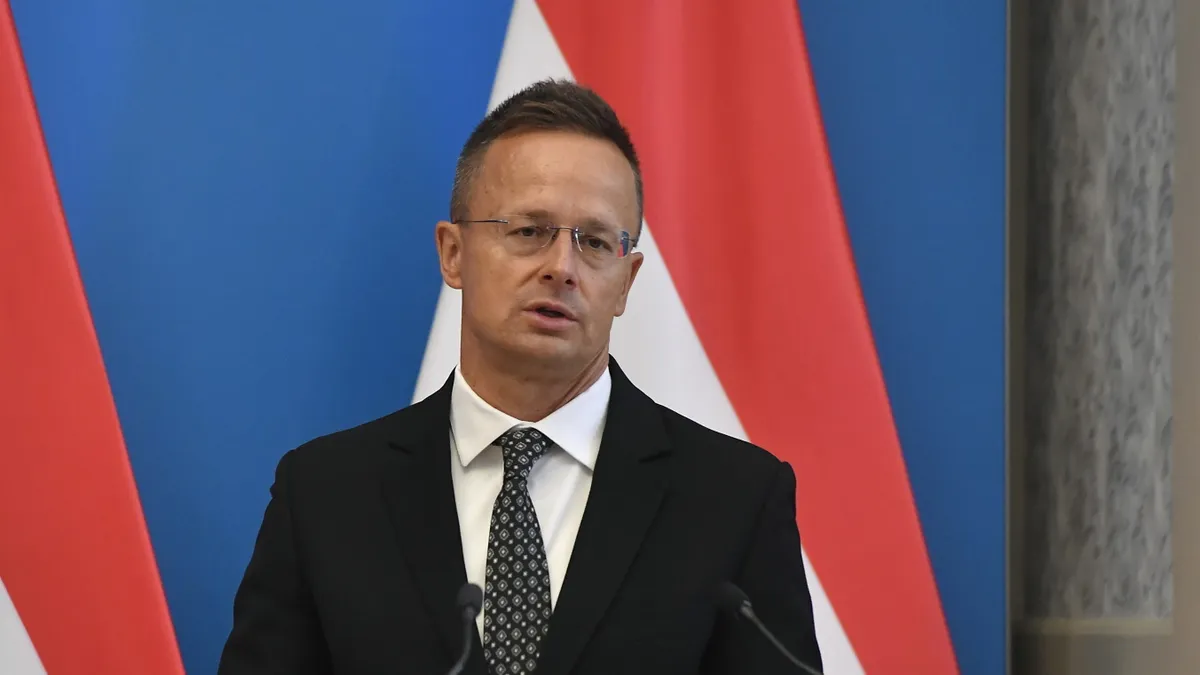 Szijjártó Péter bejelentést tesz a kényszersorozás magyar áldozata ügyében