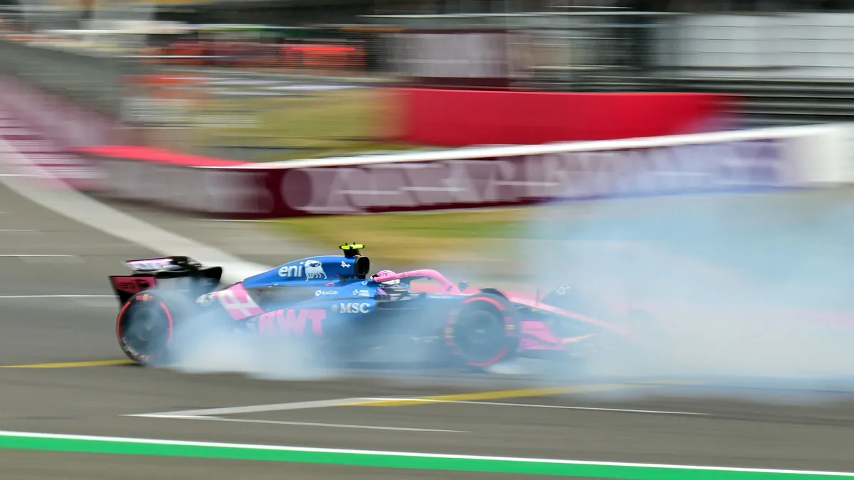 Óriási balesettel indult az F1-es Brit Nagydíj időmérője