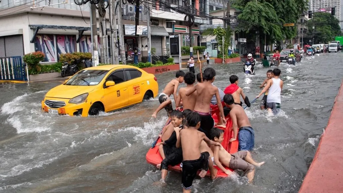 Tajfun Wipha zahteval smrtne žrtve v jugovzhodni Aziji