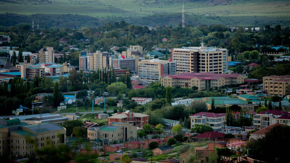 Lesotho fővárosa, Maseru - az ország ruházati ipara az egyik legnagyobb Afrikában