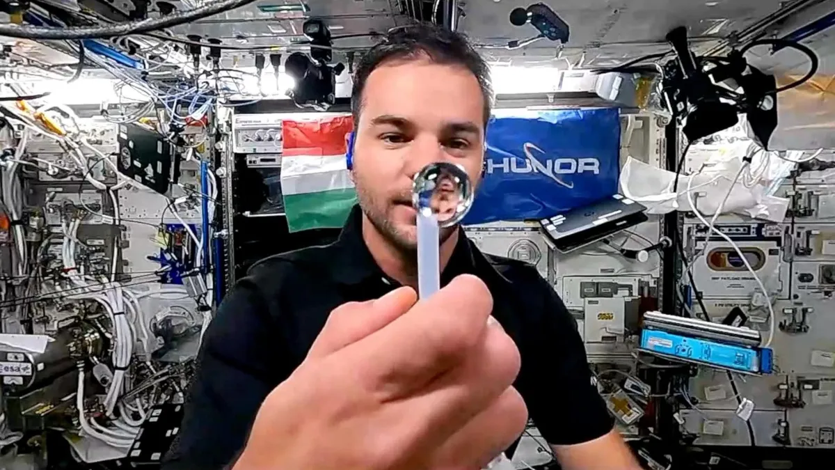 Kapu Tibor olyan kísérletet mutatott be az űrben, amitől a diákok álla is leesett