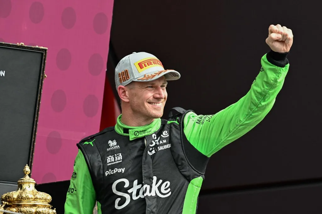 Nico Hülkenberg, NORTHAMPTON, UNITED KINGDOM - JULY 06: Nico Hulkenberg Kick Sauber takes the third place on the podium in the British Grand Prix, the 12th round of the Formula 1 World Championship, at Silverstone Circuit in Northampton, United Kingdom, on July 06, 2025. Rasid Necati Aslim / Anadolu (Photo by Rasid Necati Aslim / Anadolu via AFP)