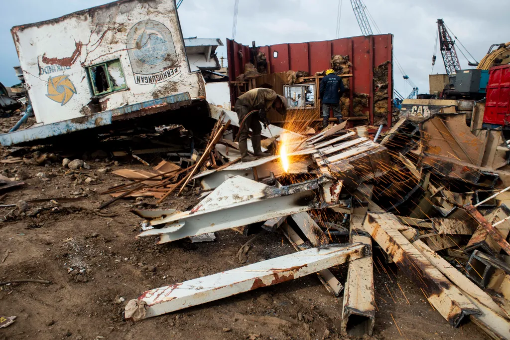Ship-Breakers, hajóbontás, hajó-újrahasznosítás, hajó-ártalmatlanítás