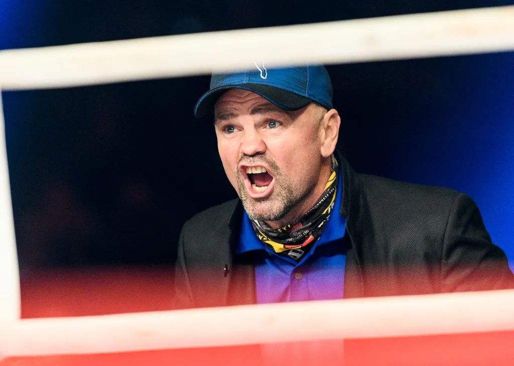 bokszoló Sven Ottke waehrend des Kampfes am Ring.

GES/ Boxen/ WIBF/GBU World Female Featherweight: Nina Meinke vs Vissia Trovato, 17.02.2018 -- |usage worldwide (Photo by HELGE PRANG / GES-Sportfoto / dpa Picture-Alliance via AFP)