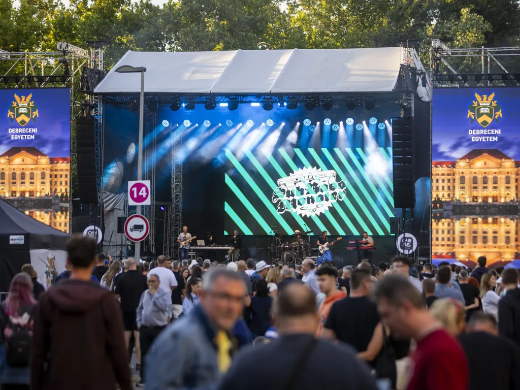 Dögös csajok, nagy bulik, tomboló tömegek – képeken a Campus Fesztivál, galéria, összeállítás, CampusFesztivál, 2025