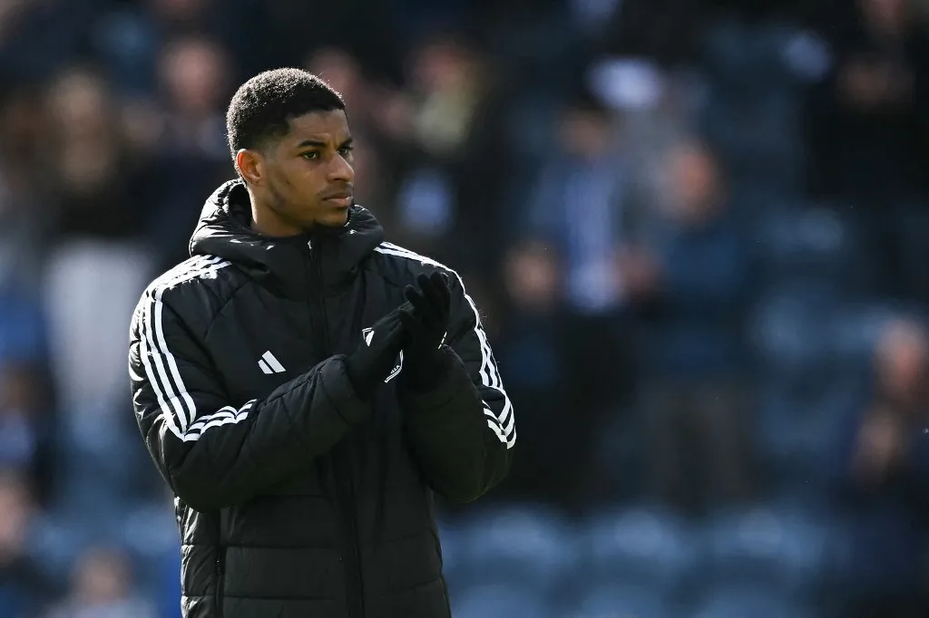 Manchester united Aston Villa's English striker #09 Marcus Rashford applauds as he celebrates at the end of the English FA Cup quarter-final football match between Preston North End and Aston Villa at Deepdale stadium in Preston, north-west England on March 30, 2025. Aston Villa wins 3 - 0 against Preston North End. (Photo by Paul ELLIS / AFP) / RESTRICTED TO EDITORIAL USE. No use with unauthorized audio, video, data, fixture lists, club/league logos or 'live' services. Online in-match use limited to 120 images. An additional 40 images may be used in extra time. No video emulation. Social media in-match use limited to 120 images. An additional 40 images may be used in extra time. No use in betting publications, games or single club/league/player publications. / 