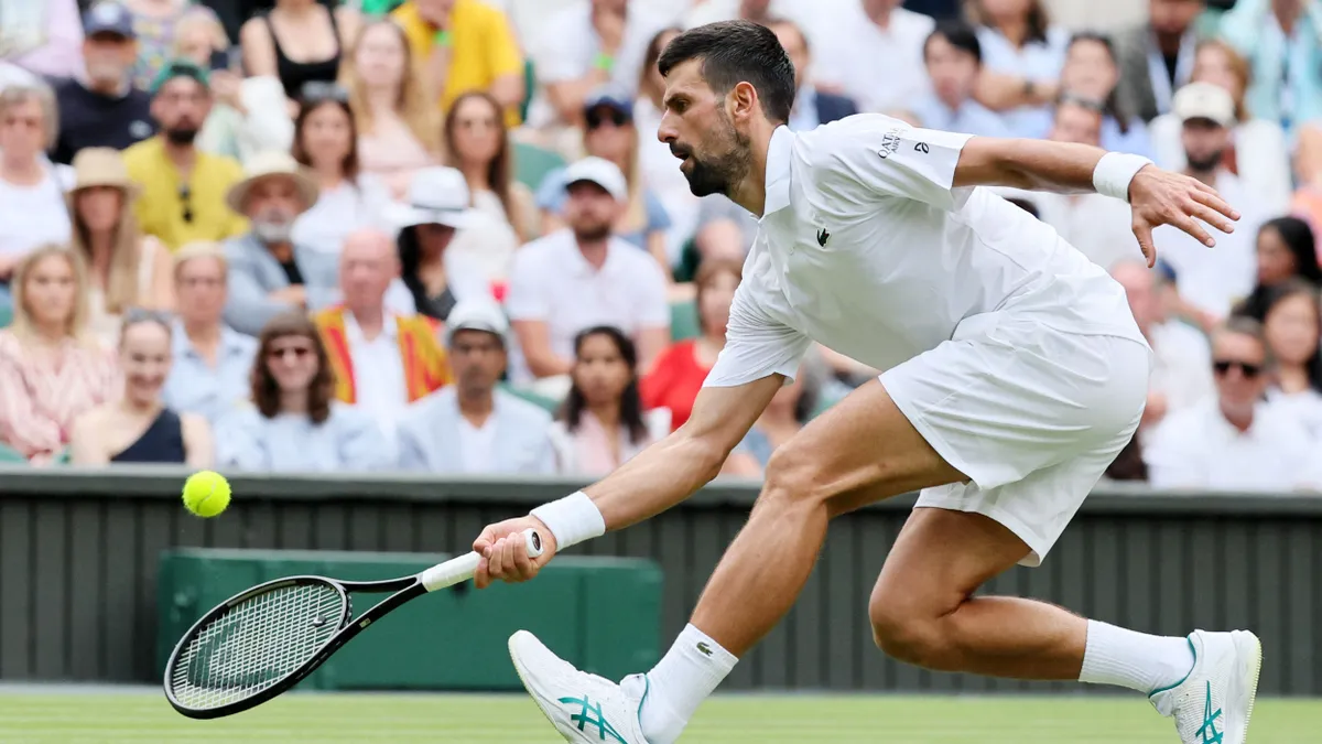 Djokovic ütése mindenkit sokkolt Wimbledonban – videó