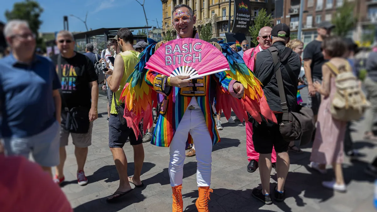 Orbán Balázs kiakadt, Ön is ki fog: eurómilliárdokat éget el Brüsszel a genderkampányra