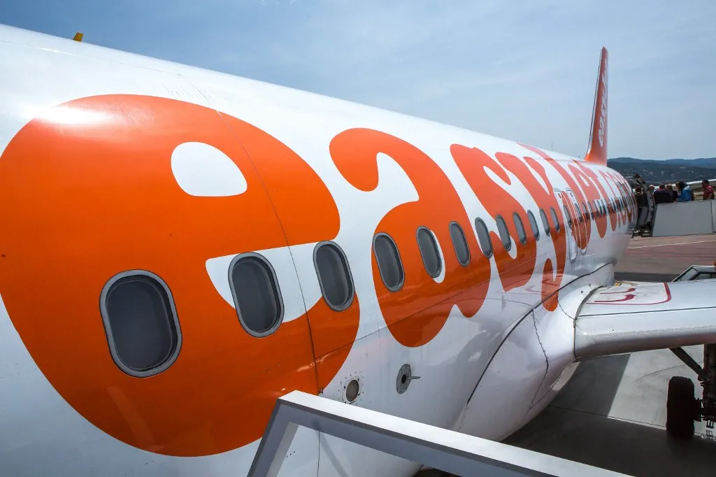 Pánik az EasyJet járatán (Fotó: AFP)