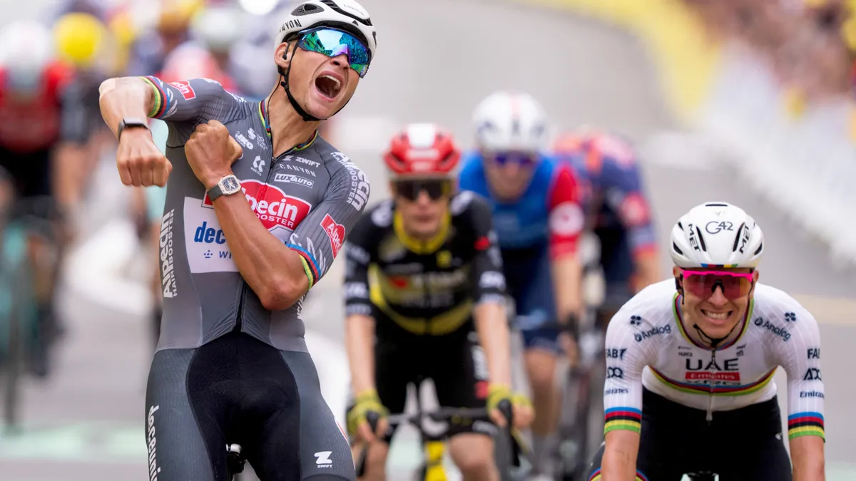 Dráma az esőben, nem a két szuperfavorit vezet a Tour de France-on