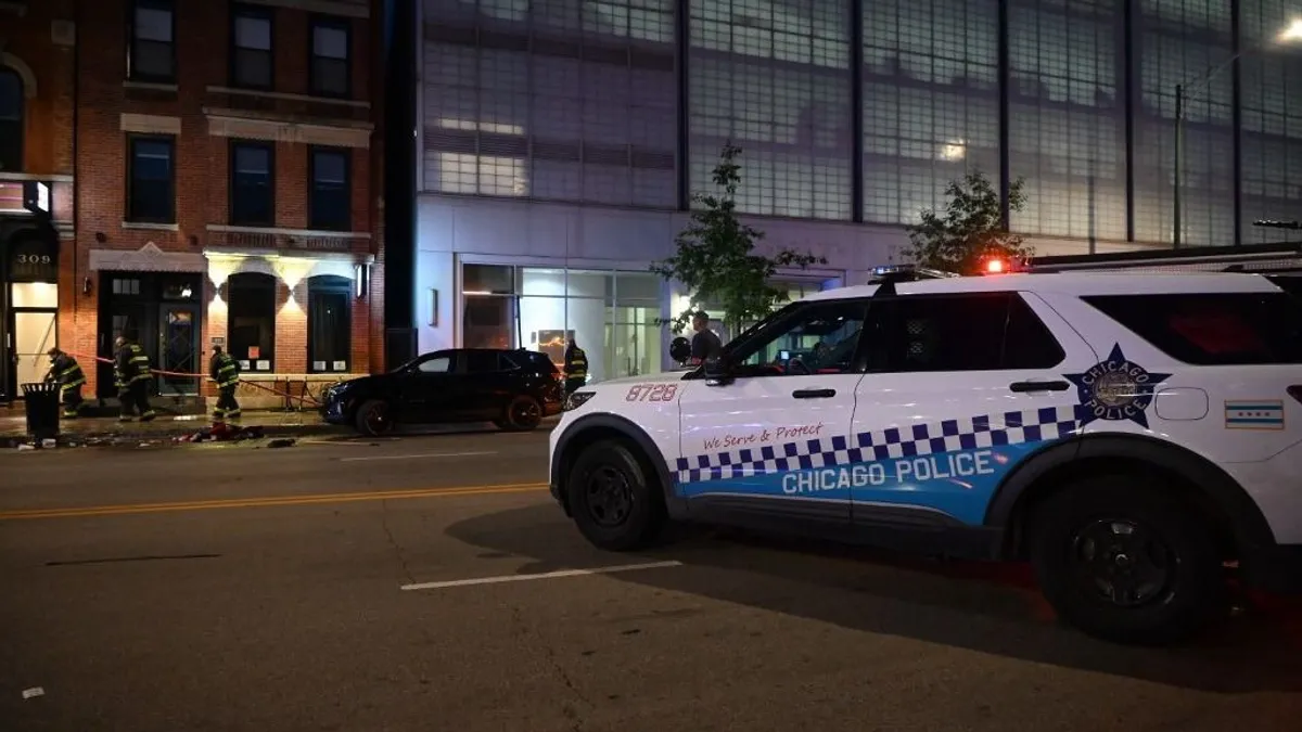 Véres lövöldözés Chicagóban, többen meghaltak, rengeteg a sérült - videó