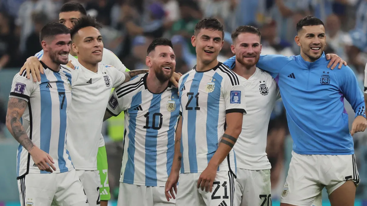 Hazatér Argentínába a világbajnok sztárfocista