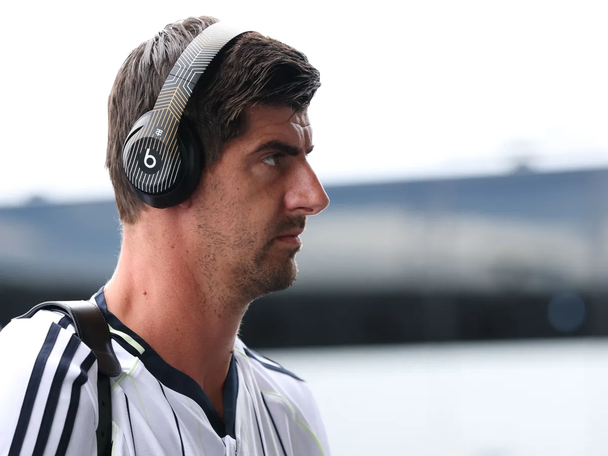 EAST RUTHERFORD, NEW JERSEY - JULY 09: Thibaut Courtois #1 of Real Madrid C.F. arrives at the stadium prior to the FIFA Club World Cup 2025 semi-final match between Paris Saint-Germain and Real Madrid CF at MetLife Stadium on July 09, 2025 in East Rutherford, New Jersey.   Luke Hales/Getty Images/AFP (Photo by Luke Hales / GETTY IMAGES NORTH AMERICA / Getty Images via AFP)