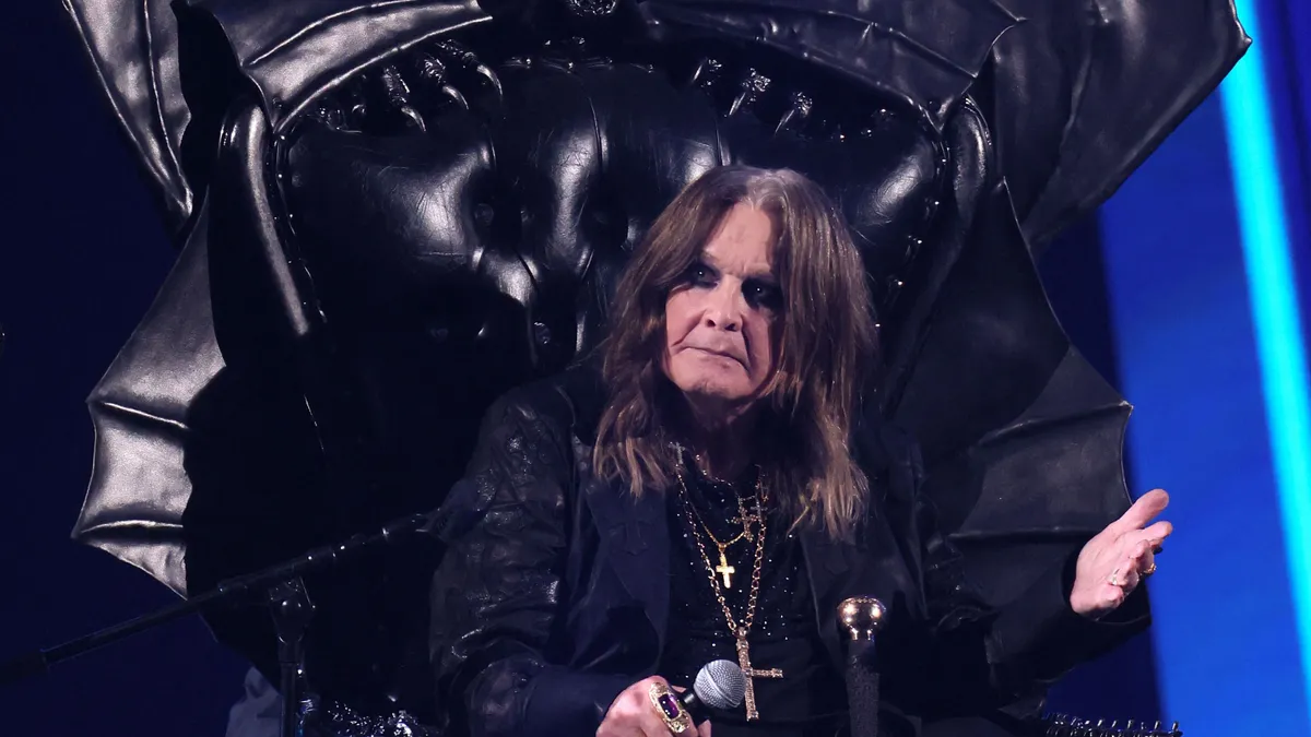 Ozzy Osbourne története: a birminghami munkásfiútól a heavy metal királyáig