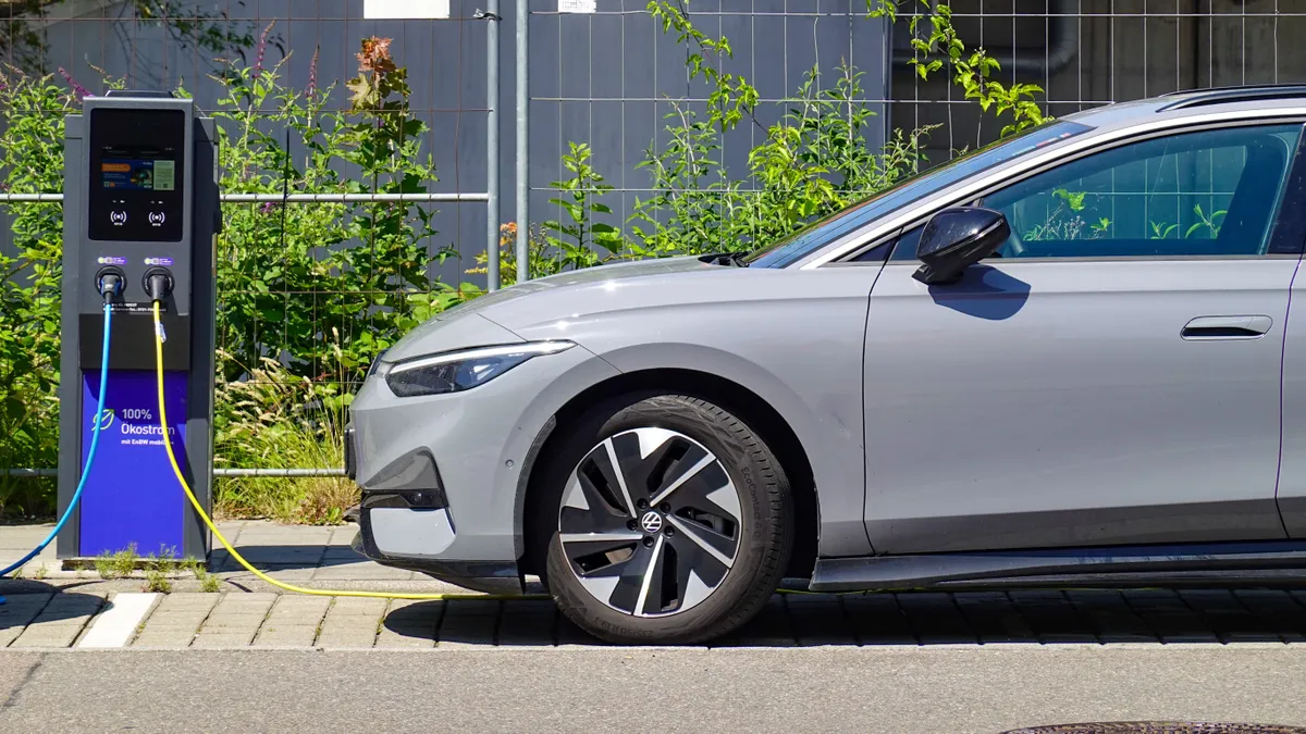 Ezért lesznek sokan rosszul az elektromos autókban