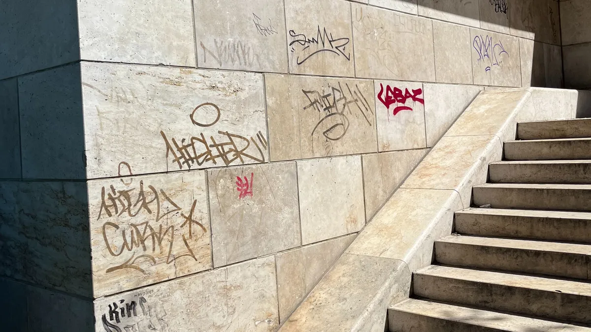 Budapest, a falfirkák fővárosa