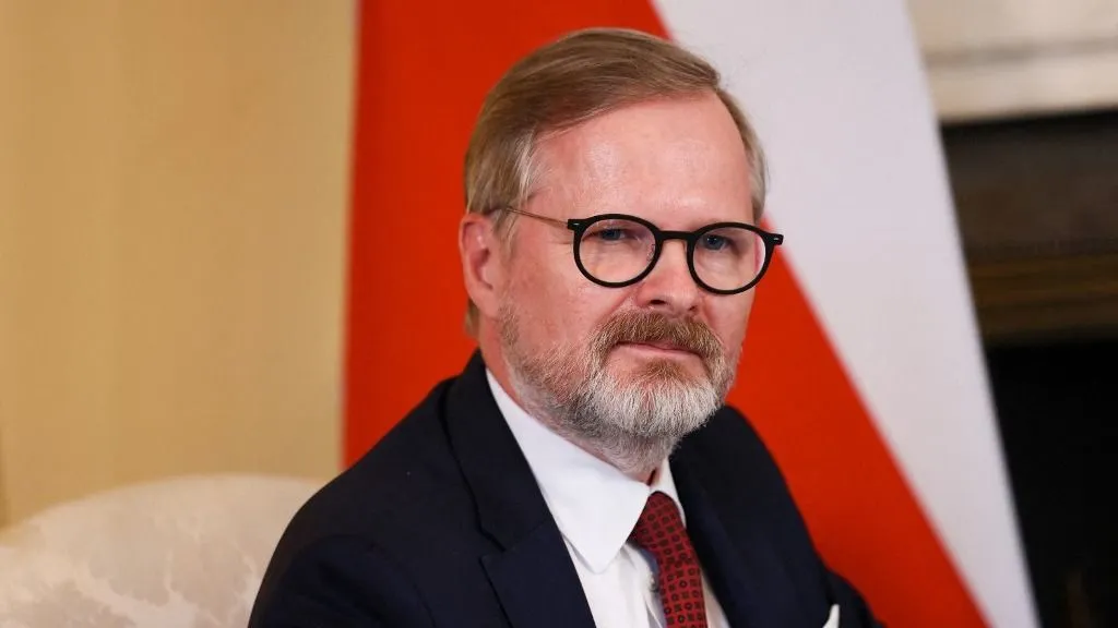 Most érkezett! Lemondott a cseh koalíciós kormány