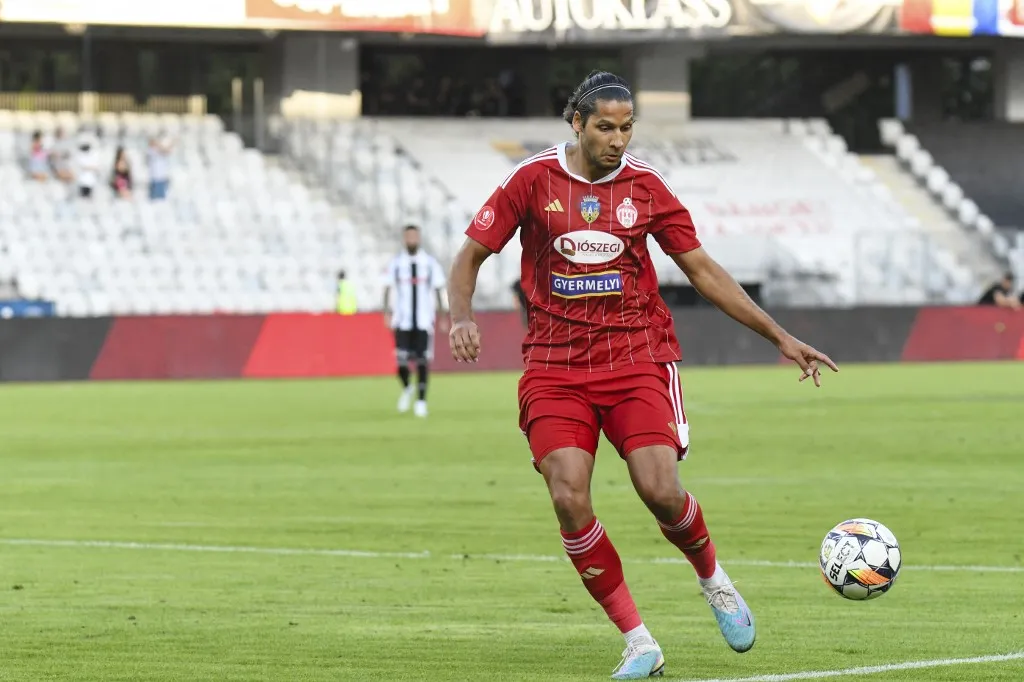 DVTK Akos KECSKES is in action during FC Universitatea U Cluj vs. SEPSI OSK, in Cluj-Napoca, Romania, on August 19, 2024, at Cluj Arena. (Photo by Flaviu Buboi/NurPhoto) (Photo by Flaviu Buboi / NurPhoto via AFP)