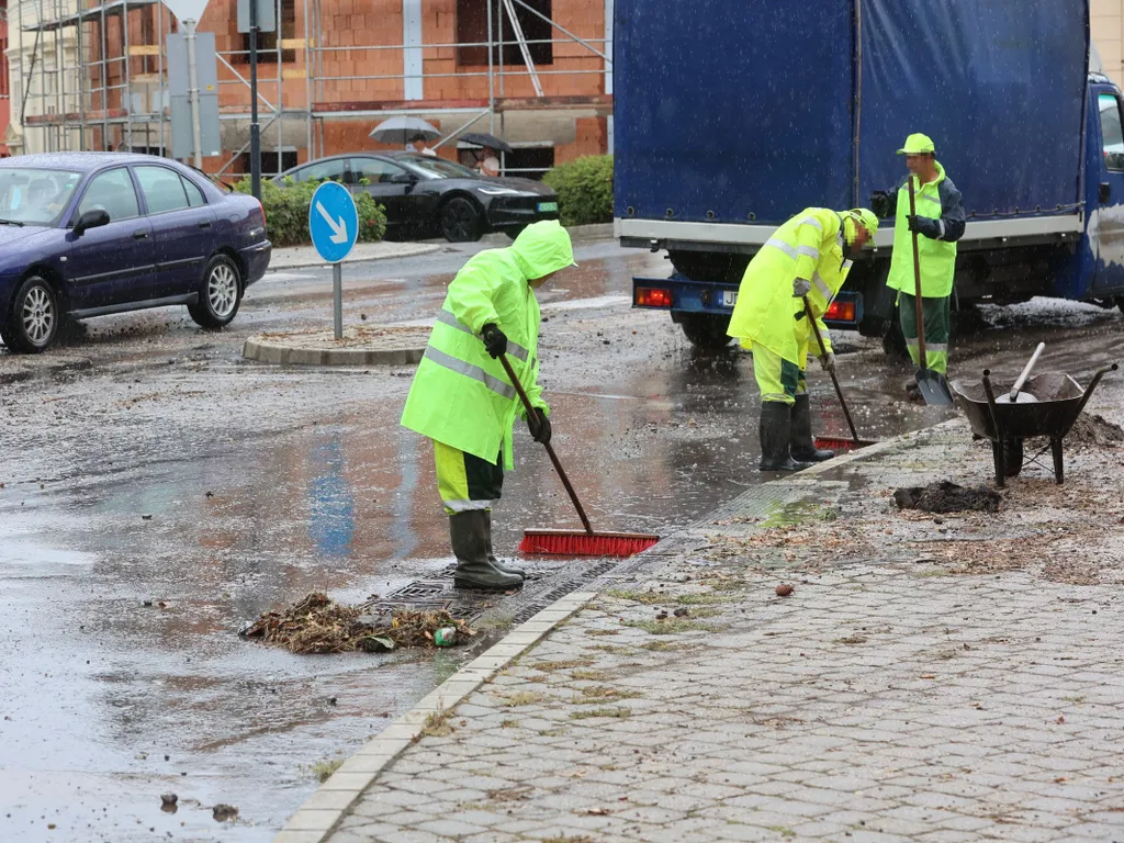 Vihar, zivatar, időjárás, ítéletidő, eső, Magyarország, viharMagyarország, 2025.07.07., Pécs