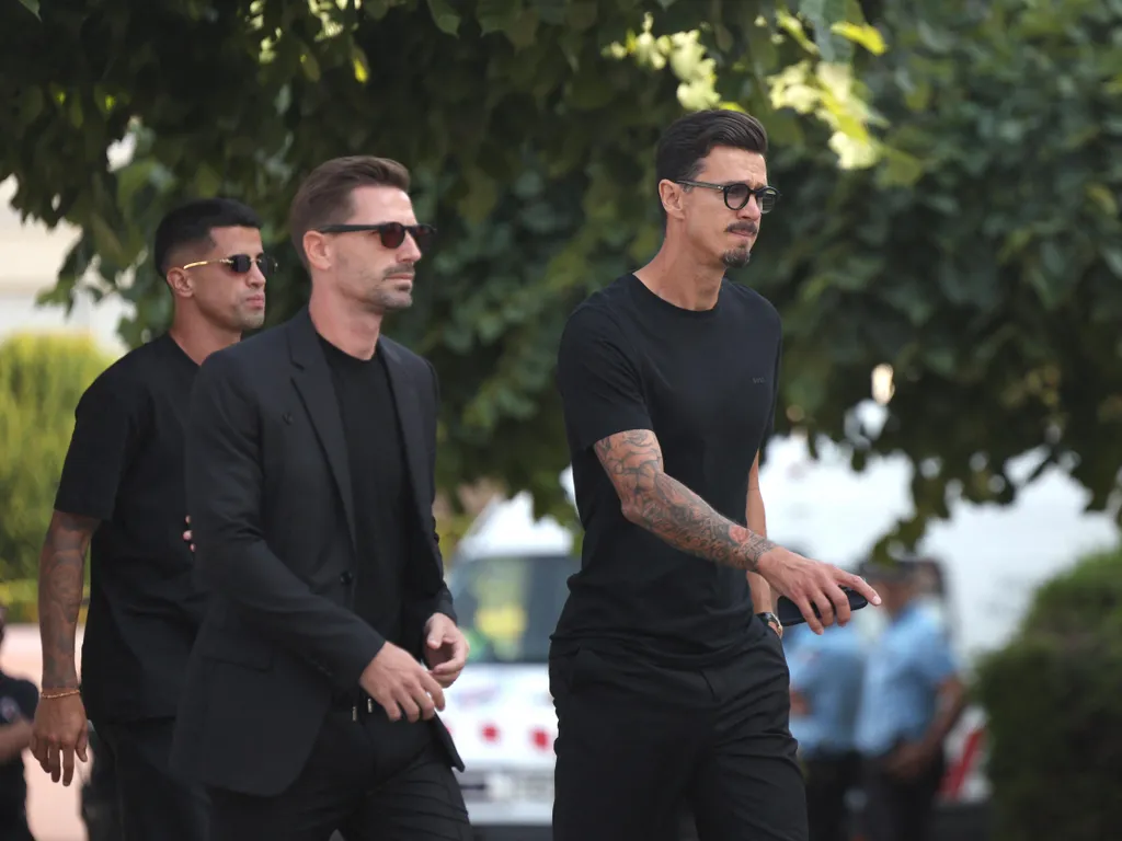 Diogo Jota temetése, DiogoJotatemetése, DiogoJota, temetés, 2025.07.05. Portugal's football player Jose Fonte (R) arrives for the funerals of Liverpool's Portuguese forward Diogo Jota and his brother Andre Silva at the Mother Church of Gondomar, on the ou