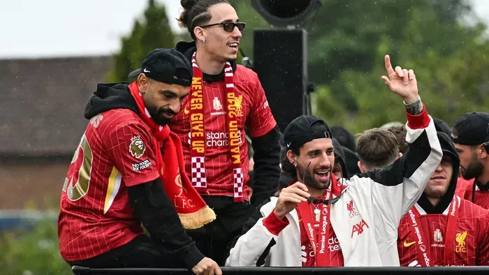 Kerkez jövőjét is befolyásolja a Liverpool nagy harcosának a döntése