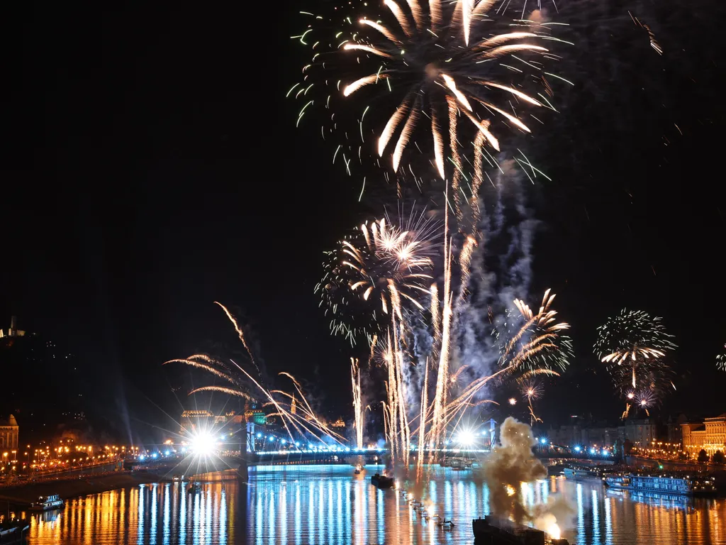 Augusztus 20., tűzijáték, Augusztus20tűzijáték, drónshow, Budapest, 2025.08.20.
