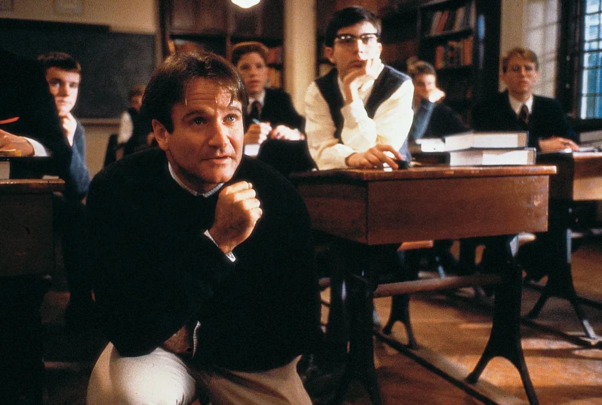 Egészen más lett volna a középiskola, ha Robin Williams okít minket az életre  (Fotó: Touchstone Pictures / NORTHFOTO)